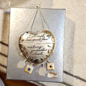 Hallmark Grand Child's Heart